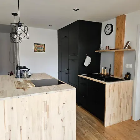 Apartment Spacious Modern Loft, 2 Bedrooms, 95m2, Free Parking Bratislava