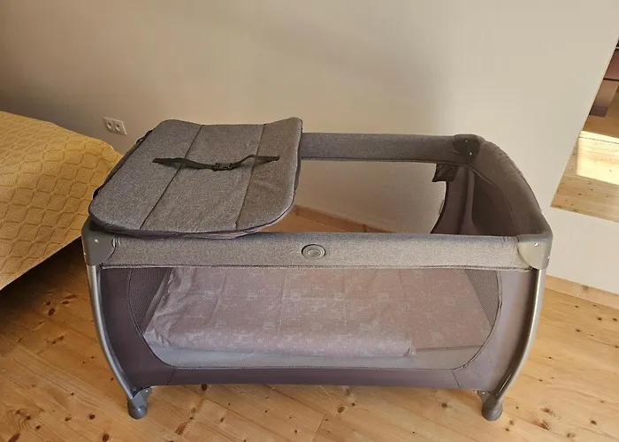 Spacious Modern Loft, 2 Bedrooms, 95m2, Free Parking Apartmán