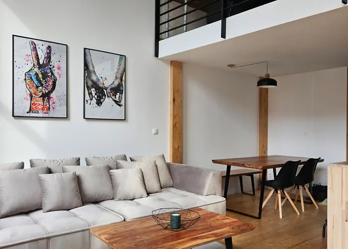 Apartmán Spacious Modern Loft, 2 Bedrooms, 95m2, Free Parking Bratislava