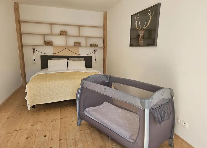 Spacious Modern Loft, 2 Bedrooms, 95m2, Free Parking *