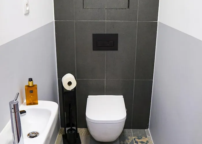 Apartament Spacious Modern Loft, 2 Bedrooms, 95m2, Free Parking Bratysława