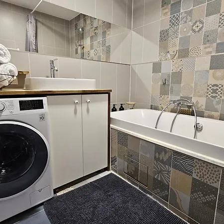 Apartamento Spacious Modern Loft, 2 Bedrooms, 95m2, Free Parking