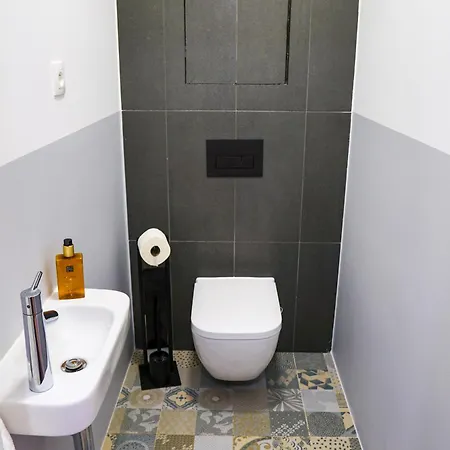 Apartamento Spacious Modern Loft, 2 Bedrooms, 95m2, Free Parking Bratislava