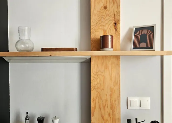 Spacious Modern Loft, 2 Bedrooms, 95m2, Free Parking *